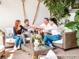 Advent in der Kellergasse Heiligenbrunn 3 Nächte, Dinner, heisser Aperol, Transfer uvm.  