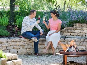 Advent in der Kellergasse Heiligenbrunn 3 Nächte, Dinner, heisser Aperol, Transfer uvm.  