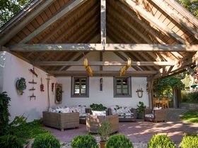 Advent in der Kellergasse Heiligenbrunn 3 Nächte, Dinner, heisser Aperol, Transfer uvm.  