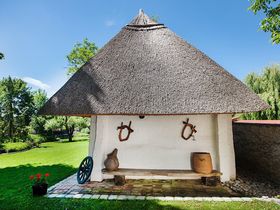 Advent in der Kellergasse Heiligenbrunn 3 Nächte, Dinner, heisser Aperol, Transfer uvm.  