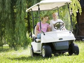 Advent in der Kellergasse Heiligenbrunn 3 Nächte, Dinner, heisser Aperol, Transfer uvm.  