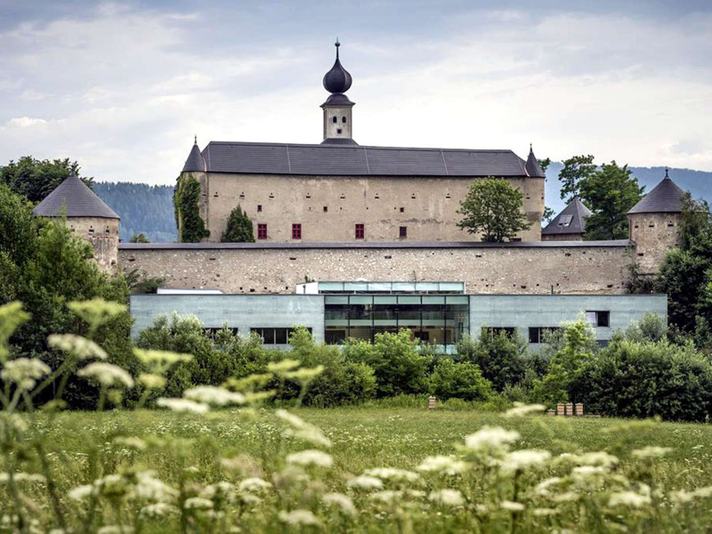 Komfort & Luxus im architektonischen Meisterwerk | 5 Tage Kurzurlaub inkl. Thermeneintritt