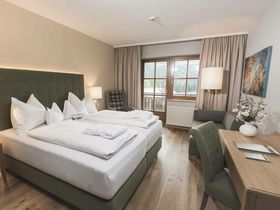 Wandergenuss auf der Alm – mitten im Naturpark auf 1.200 Metern | 3 Nächte inkl. 4-Gang-Menü