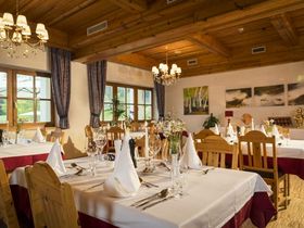 Wandergenuss auf der Alm – mitten im Naturpark auf 1.200 Metern | 3 Nächte inkl. 4-Gang-Menü