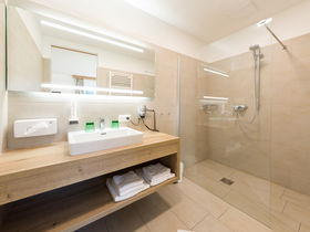 Genussvoll DICH erleben inkl. Klangschalenmassage & Hautberatung mit Verwöhnprogramm | 2 Näche