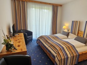 Herbstzeit ist Wander, Spazier und Reitzeit auf 1000 Meter mit herrlicher Aussicht