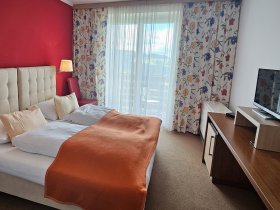 Herbstzeit ist Wander, Spazier und Reitzeit auf 1000 Meter mit herrlicher Aussicht