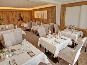 Romantik & Wellness inkl. Entspannungsmassage + Peeling im 4* Das Schlössl