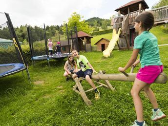 Zeit für Freund:Innen in der Steiermark inkl. Genuss-Pension, Massage & Prosecco | 2 Nächte