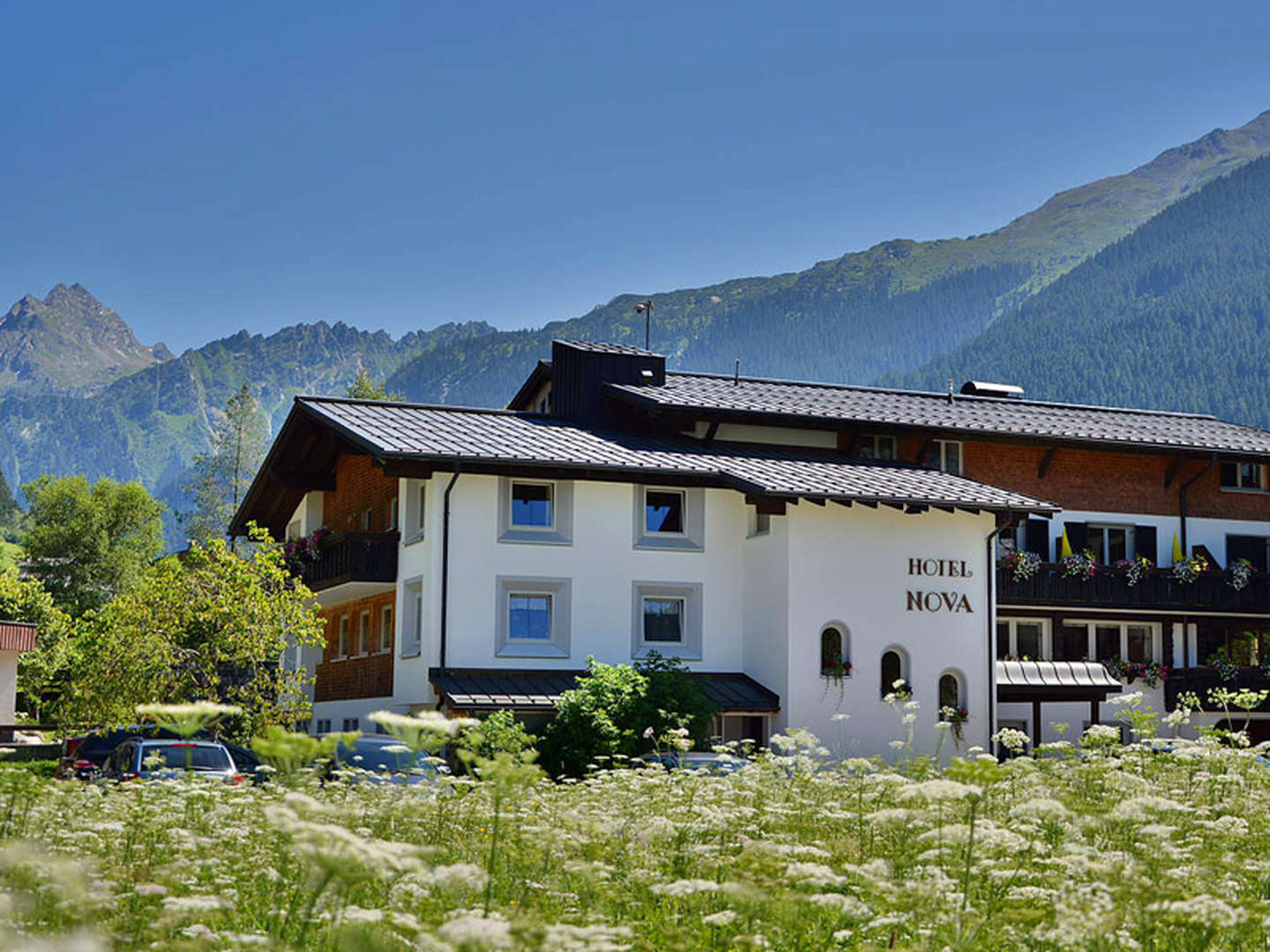 1 Woche Skiurlaub im Alpental Montafon - Hotel direkt neben der Talstation