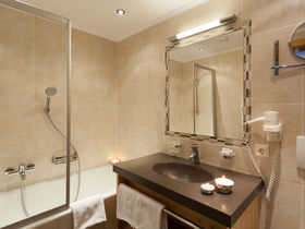 Stubaier Bergweihnacht inkl. Weihnachtsfeier & Galadiner | 4 Nächte