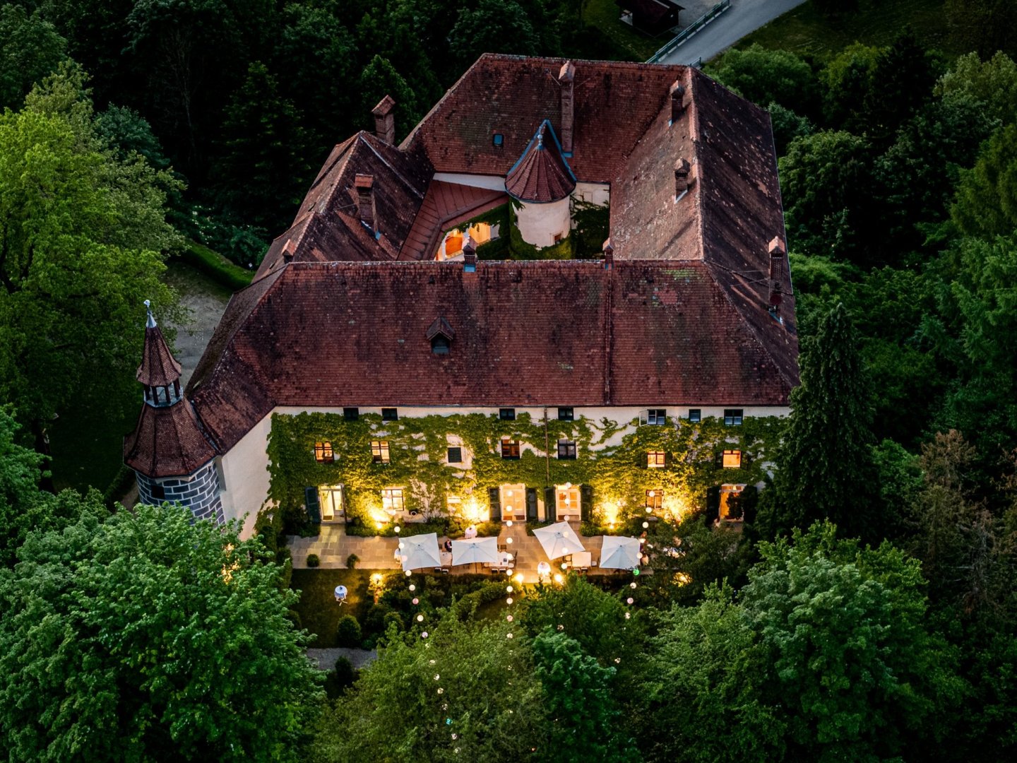  Schlossromantik im Schloss Ernegg inkl. Candle-Light-Dinner & Schaumbad | 1 Nacht