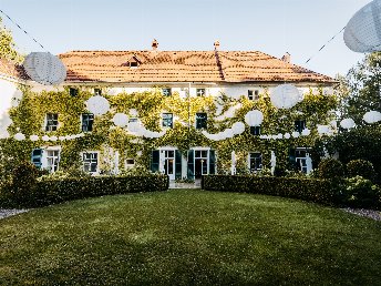  Schlossromantik im Schloss Ernegg inkl. Candle-Light-Dinner & Schaumbad | 1 Nacht