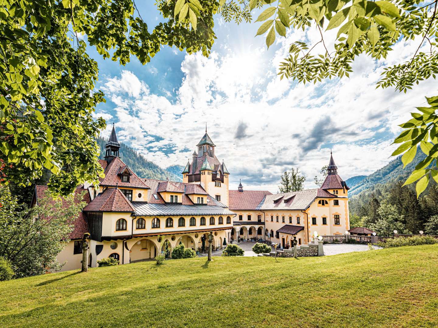 Natur, Genuss & Kultur im Naturohotel Schloss Kassegg inkl. Klosterbibliothek & Museen Stift Admont 