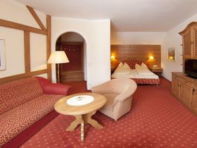 Familienurlaub inkl. Eintritt in die Erlebniswelt Therme AquaLux | 1 Kind bis 13,9 gratis | 3 Nächte