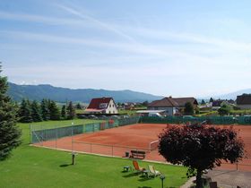 Familienurlaub inkl. Eintritt in die Erlebniswelt Therme AquaLux | 1 Kind bis 13,9 gratis | 3 Nächte