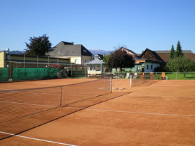 Familienurlaub inkl. Eintritt in die Erlebniswelt Therme AquaLux | 1 Kind bis 13,9 gratis | 3 Nächte
