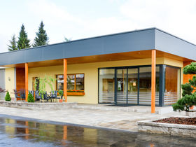 Familienurlaub inkl. Eintritt in die Erlebniswelt Therme AquaLux | 1 Kind bis 13,9 gratis | 3 Nächte