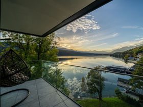 Kurzurlaub am Millstätter See mit Privatstrand & Infinitypool | 4 Nächte 