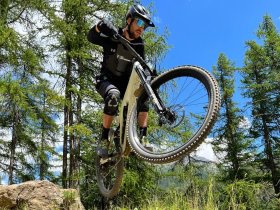 Modellfliegen im Tiroler Oberland inkl. Flugplatzgebühr