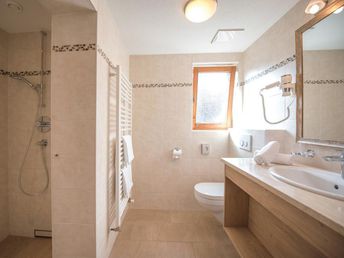 5=4 Spezial im 4*S Hotel im Zillertal - Berge & Wellness