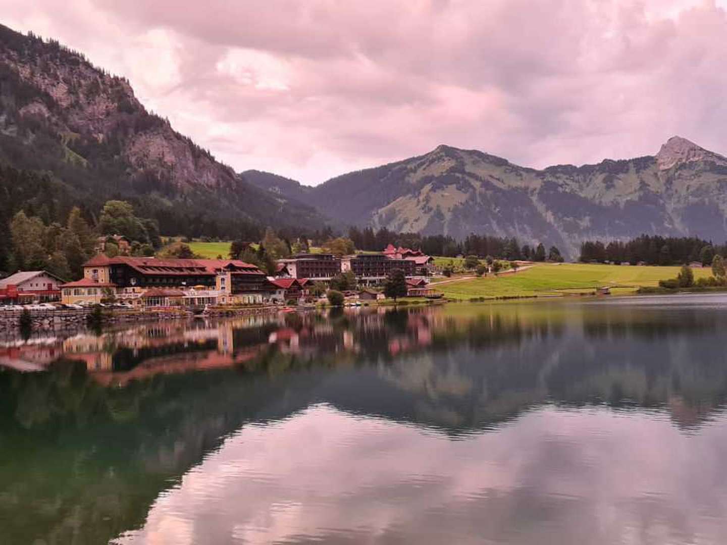 Kurztrip nach Tirol - Ihre Kleine Auszeit im 4* Hotel am See