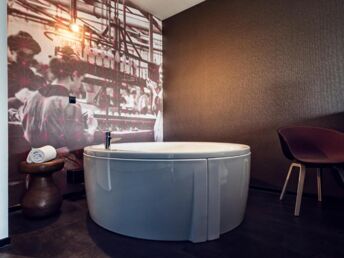 Wellnessurlaub in Eindhoven mit Whirlpool im Zimmer 1 Nacht