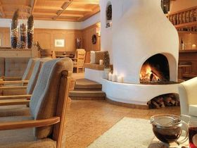 Sonnenskilauf in Galtür - Winter in den Tiroler Bergen