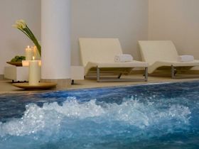 Sonnenskilauf in Galtür - Winter in den Tiroler Bergen