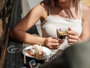 Entspannter Thermenurlaub inkl. Eintritt in die Therme der Ruhe & Sektverkostung 
