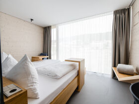 Exklusiver Rückzugsort: Luxuslodge & VIP-Thermentag im Einklang | 5 Nächte