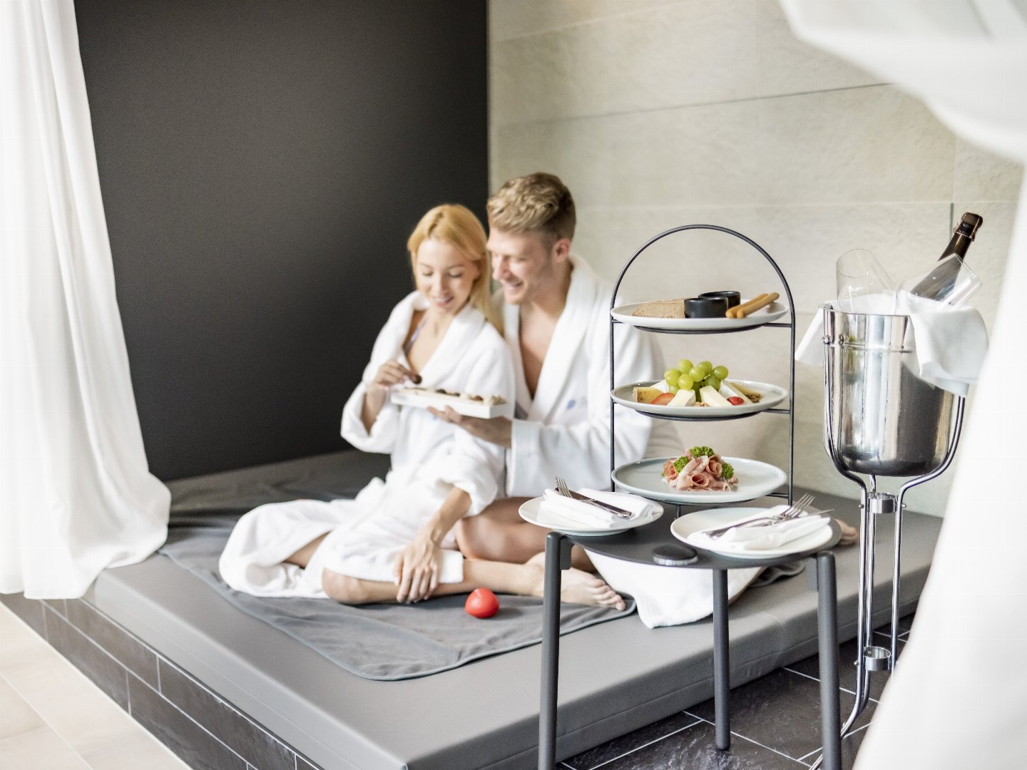 Exklusiver Rückzugsort: Luxuslodge & VIP-Thermentag im Einklang | 7 Nächte