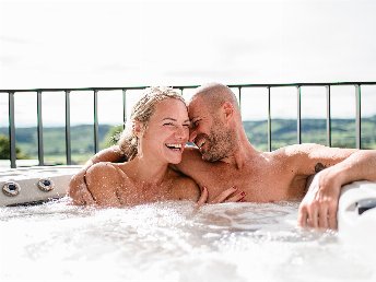 Privater Whirlpool & Frühstück: Exklusiver Genuss für Zwei | 3 Nächte