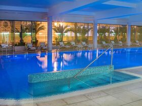 Erholungstage mit Frühstück im Savoy Westend Hotel / 3 Tage