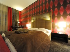 Romantik im Mausoleum - der Gruft der Sinnlichkeit | 1 Nacht 