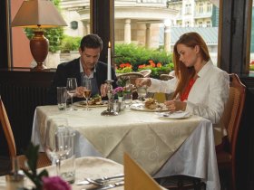 Kurzurlaub mit Frühstück im Hotel Romance in Karlsbad - 5 Tage  