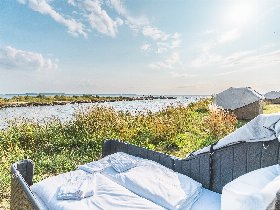 Über Himmelfahrt & Pfingsten auf Rügen im Schlafstrandkorb inkl. Frühstück