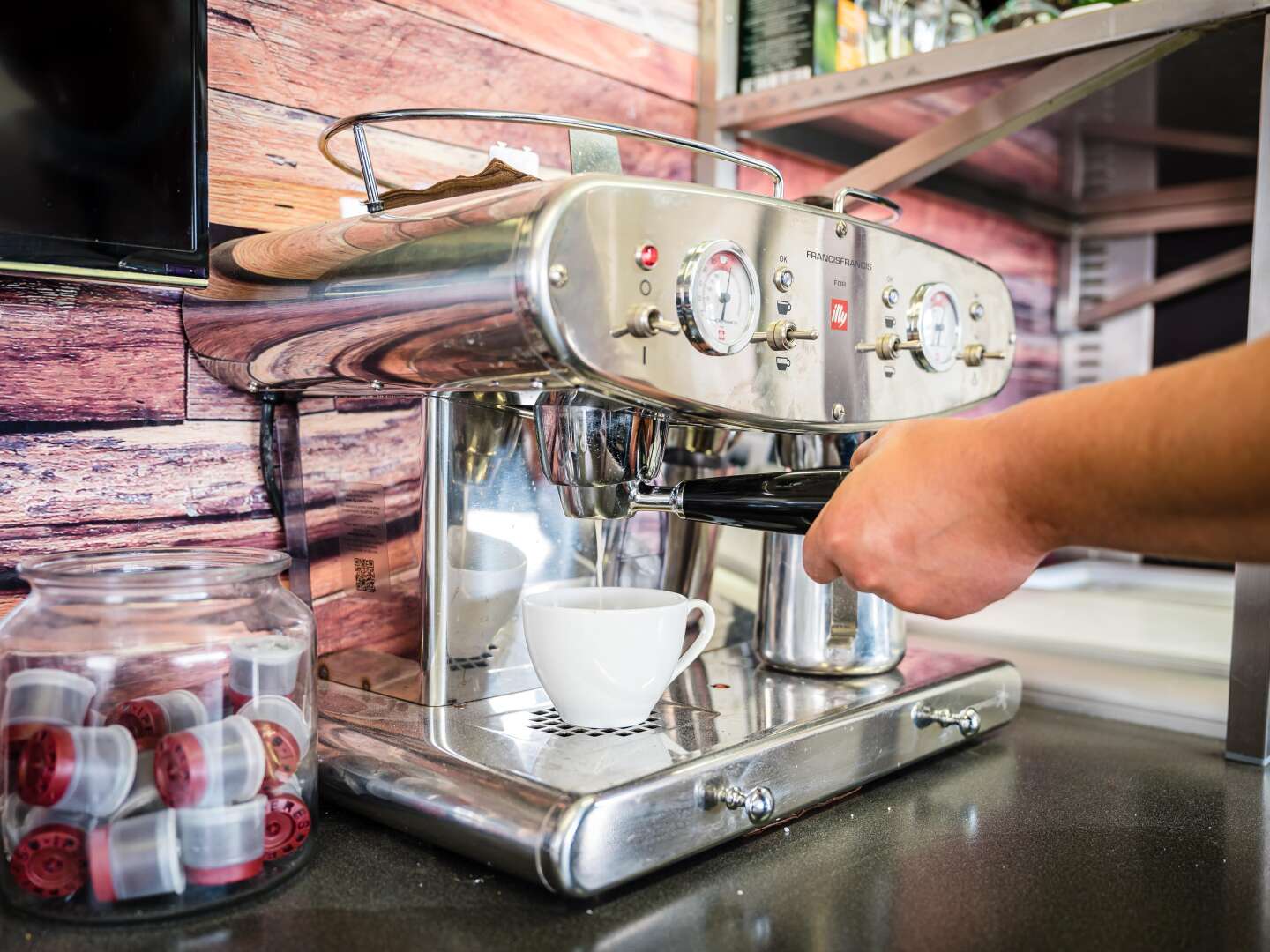 2 Tage Open Air Romantik direkt am Wasser - Schlafen im Schlafstrandkorb inkl. Frühstück