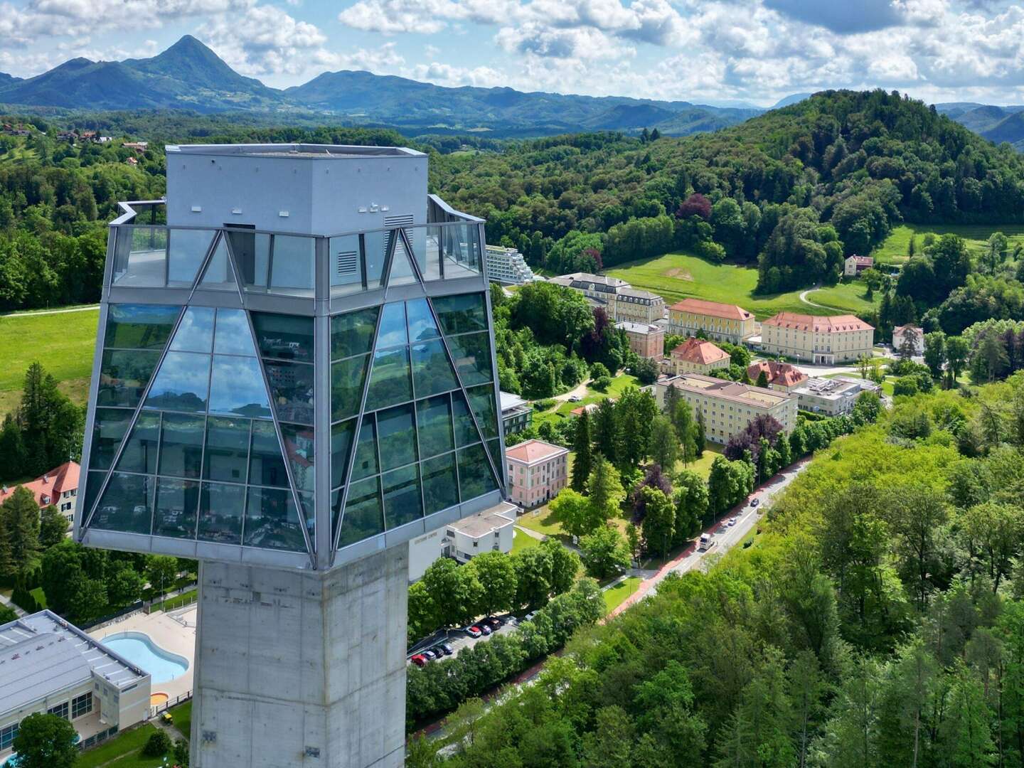 Erlebnisurlaub in Rogaška Slatina – Kristall Turm Eintritt & Halbpension inklusive I 6 Nächte 