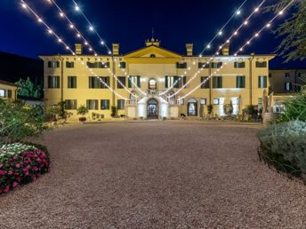 Romantikurlaub in der Villa Cariola – inkl. Zimmerdeko & Sekt I 4 Nächte
