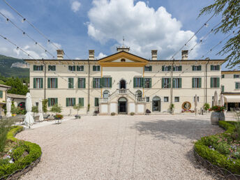 Romantikurlaub in der Villa Cariola – inkl. Zimmerdeko & Sekt I 4 Nächte