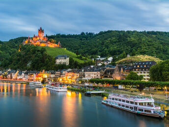 5 Tage Aktivurlaub: Entspannung am Flussufer der Mosel und Verwöhnzeit in der Vulkaneifel Therme