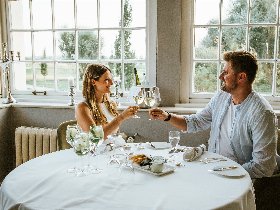 Exklusives Schloss-Wochenende: Bogenschießen, Lagerfeuer & unvergessliche Momente