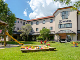 Zweisamkeit am See – Ihre Auszeit im JUFA Hotel Maria Lankowitz I 3 Tage