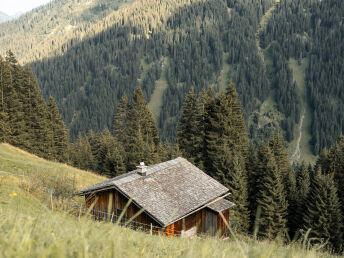 Wandern in den Bergen Montafons