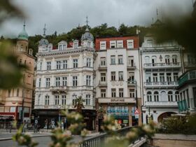 Urlaub in Karlsbad: Stadtführung und Thermalbad