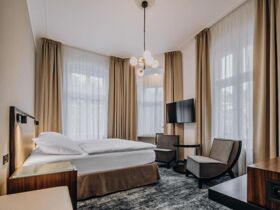 Urlaub in Karlsbad: Stadtführung und Thermalbad