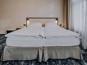 Urlaub in Karlsbad: Stadtführung und Thermalbad