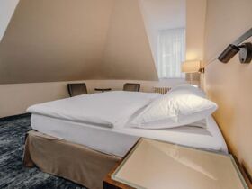 Urlaub in Karlsbad: Stadtführung und Thermalbad