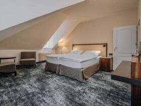 Urlaub in Karlsbad: Stadtführung und Thermalbad